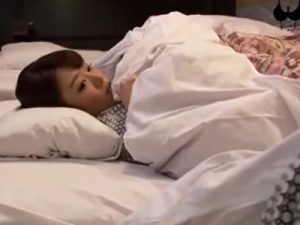 【人妻不倫】ムチムチ巨乳のドスケベ人妻と不倫旅行！禁断の濃厚密着生交尾で膣奥大量中出し