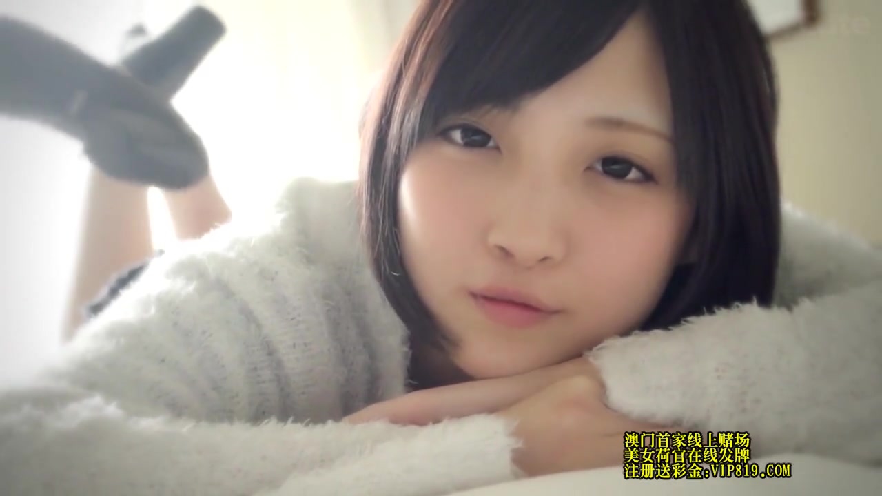 ショートパンツのムチムチ美少女