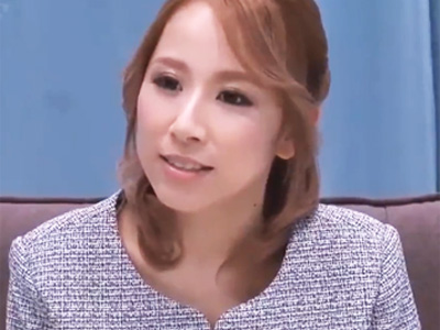 息子の入学式帰りにナンパされ男優とカメラの前で不倫性交しちゃう欲求不満な巨乳妻