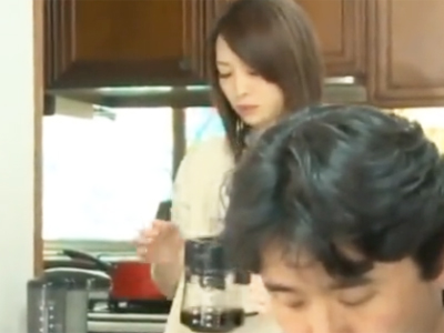 中出しレイプの一部始終を撮影されてしまった熟女妻