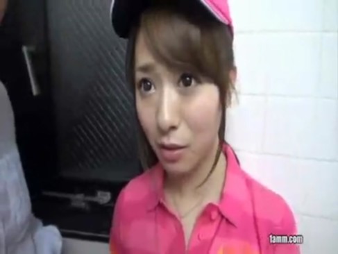 結婚指輪をハメたままAV男優とやっちゃう元ママドル