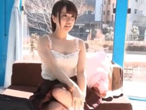 【美少女生ハメ】言葉巧みにナンパされた美少女がMM号でガチ生ハメ！初対面チンポに犯されて大量ザーメンをぶっかけられてしまう