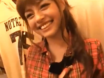 笑顔の可愛いハーフ美女とこっそりパコ→ザーメンぶっかけ