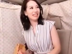 【セレブ妻ナンパ中出し】上品セレブの熟女妻をナンパして即ハメ！熟女の下品な本性を暴いてザーメンドクドク中出し