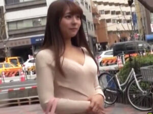 【美人妻ハメ撮り】街で見つけた美人妻をナンパして即ハメ！ムッチリドスケベボディを堪能する中出し生交尾で生マンコアクメ