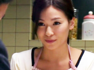 【人妻レイプ】夫のために美人妻が上司と生ハメ交尾！バキバキに勃起した上司チンポにレイプされて下品なNTRアクメ