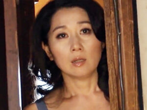 【熟女ママ近親相姦】上品なセレブ熟女ママが息子のオナニーにガチ発情！禁断の近親相姦交尾で孕ませザーメンドクドク中出し