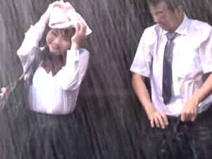【ロリ美少女JCレイプ】雨に濡れて下着が透けたロリJCに我慢できずに生ハメレイプ！未熟な処女マンコにたっぷり孕ませ中出し