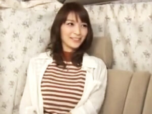 【美人妻中出し】欲求不満でオナニー大好きなドスケベ素人妻がナンパ男のチンポにガチ発情！ヌルヌルマンコに中出しおねだり
