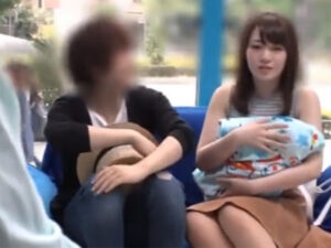 【子持ち人妻NTRアクメ】MM号にやってきた子持ち妻が家族を待たせて浮気交尾！下品な腰ヘコ騎乗位で裏切りNTRアクメ