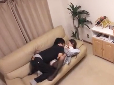 仕事帰りのOLを尾行して自宅に押し入りレイプして強制中出し！