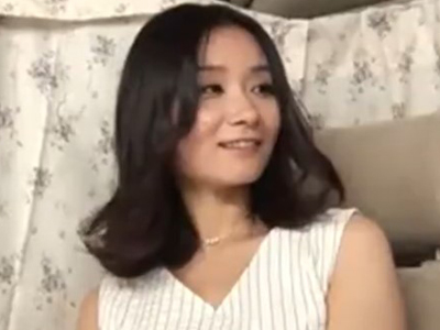 素人妻をナンパして車内に連れ込み速攻中出し！