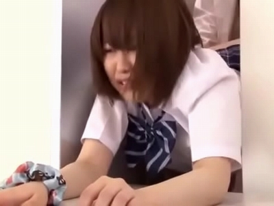 「だめぇ！入れないでッ！」エレベーターに挟まったJKを後ろから好き放題ハメ倒し