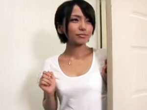 【美人ママ近親相姦】セックスレスで欲求不満な美人ママが義理の息子と近親相姦！濃厚ザーメン顔射で家庭内NTRアクメ