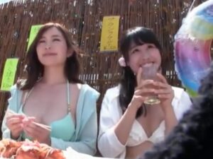 【美女ナンパ乱交】ビーチで見つけたW水着美女と乱交生交尾！ムッチムチなドスケベボディでザーメンを搾り取られる