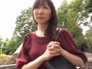 【素人妻中出し】欲求不満な熟女妻をナンパして即ハメ！性欲丸出しのドスケベ密着交尾で飢えたマンコに大量中出し