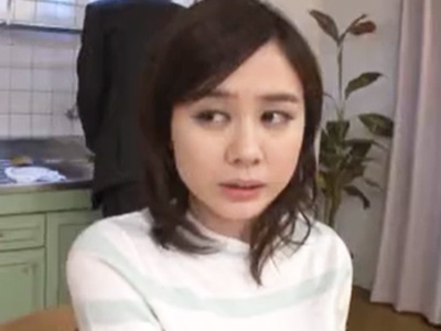 「お父さんいるのよ？」ドデカおっぱいの美人義母を襲って近親中出し！