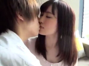 【美少女生ハメ】中出し大好きなドスケベ美少女がベロキス密着生交尾！ザーメン外出しされて欲求不満アクメ