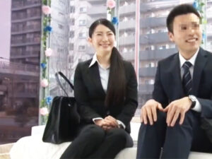 【美人OL中出し】MM号に同僚とやってきた美人OLがカメラの前で生交尾！濃厚密着子作り中出しで本気アクメ晒し