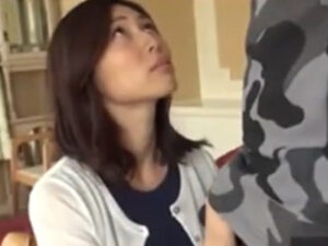 【熟女妻不倫】清楚で真面目な熟女妻も極太チンポを目の前にしたらただのメス！完熟スケベマンコを犯されてNTR放心アクメ