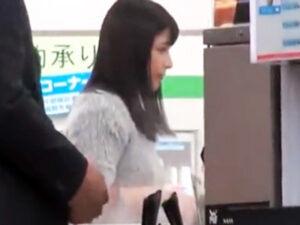 【JDレイプ】コンビニで見つけた美人JDを男2人で3Pレイプ！マンカス付きの恥ずかしいマンコを強制クンニして生ハメ