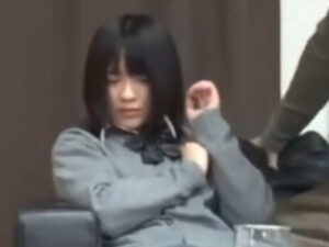 【妹JK近親相姦】ロリ美少女JK妹の未熟ボディに我慢できずに近親相姦！勃起チンポしゃぶらせてキツマン生ハメ