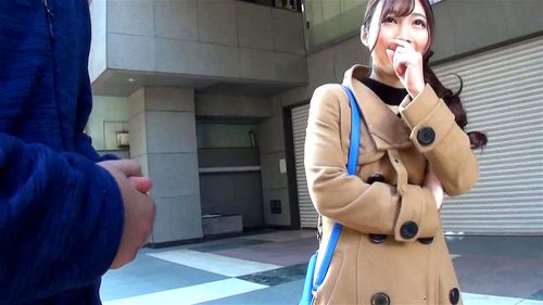 人妻に見えない美女をナンパして言葉巧みに脱がせてハメる寝取りセッ...