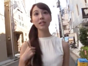【巨乳美女中出し】巨乳美女の敏感マンコを生チンポで生ハメ！ガッツリ突かれまくってスケベ声で潮吹き晒す中出し交尾！