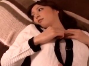 【幼馴染ギャルハメ撮】美人な幼馴染とほろ酔い気分で生交尾！湿ったマンコの奥突いてザーメン大量ぶっかけ