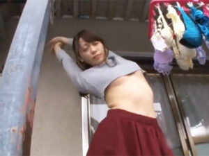 【チンポ喰い妻】隣のDKを誘惑して乱れ狂うノーブラ巨乳奥様の一部始終！飢えたマンコを勃起チンポで犯されてアヘ顔連続絶頂