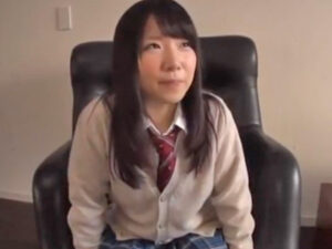 【美少女JK中出し】街で見つけた美少女ロリJKをナンパして生ハメ！キツキツロリマンコに臭いザーメンたっぷり中出し
