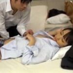 【美人OL3P】終電後のホテルで相部屋になった美人OL2人が1本のチンポにむしゃぶりつく性欲丸出しの3P生交尾