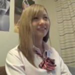 【ギャルJK生ハメ】笑顔が可愛い美少女ギャルJKを家に連れ込んで生ハメ！制服着せたままたっぷり犯して大量顔射