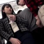 【痴漢生ハメ】ドスケベ痴女が痴漢にザーメンをぶっかけられてガチ発情！初対面チンポをしゃぶって公開生ハメで本気アクメ