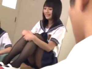 【パンストJK生ハメ】ムチムチ美少女JKの黒パンスト足コキ＆フェラ！着衣クンニでイカせてドロドロザーメン大量顔射