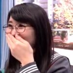 【MM号】地味な見た目の裏に隠れたドスケベ本性！ビショ濡れマンコを突かれアヘ顔めがねJKの顔面にドロドロ特濃射精