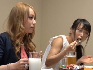 【W痴女即ハメ乱交】チャラギャルと真面目女子をまとめてお持ち帰り！性欲丸出し乱交中出し交尾でアヘ顔アクメ！
