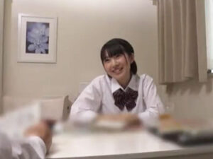 【ロリ妹近親相姦】笑顔が可愛いロリ妹の無防備胸チラに我慢できずに近親相姦！禁断ザーメン中出しされてエビ反りアクメ