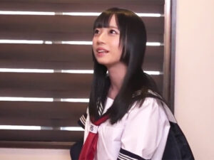 【JK近親相姦】美少女JK従妹のケツ穴丸出しノーパンに我慢できずに近親相姦！膣奥ガン突き交尾でザーメン大量射精