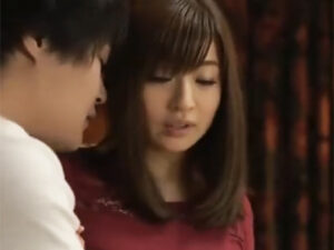 【人妻近親相姦】美人だけど下品な乳首の人妻が甥っ子に迫られて近親相姦！生チンポで犯されまくって顔射屈服アクメ