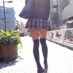 【美少女JK生ハメ】いい匂いのするロリ美脚JKと禁断生ハメ！足コキ奉仕で勃起したチンポに犯されまくってザーメンぶっかけ