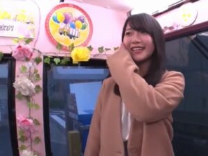 【JD顔射生ハメ】MM号にやってきた美少女JDを即ハメ！極太チンポで生マンコ犯しまくってザーメン顔射&お掃除フェラチオ