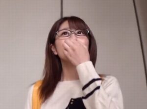 【美女中出し】清楚で真面目なめがね美女をナンパして即ハメ！性処理専用パイパンマンコの一番奥に濃厚ザーメン大量中出し