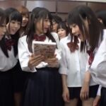 【ロリJK生ハメ】オナニー好きのロリJKが男子生徒の持ってるAVに興味津々！スケベ顔でチンポしゃぶって生ハメおねだりしちゃう