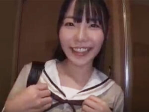 【ロリJK中出し】めっちゃカワイイロリ美少女JKを大人チンポで生ハメ！ヌルヌルロリマンコに孕ませザーメン中出し