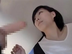 【熟女生ハメ】欲求不満な熟女マッサージ師が客のチンポにガチ発情！下品な口マンコで勃起させて生ハメ交尾でザーメン搾り