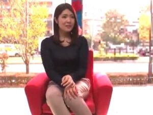 【美女屈服アクメ】MM号にやってきた美女が電マでクリトリス潰されて屈服潮吹き！ヌルヌルマンコを生ハメされて顔射アクメ