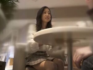 【バツイチ美女中出し】離婚してから欲求不満のスレンダー美女とガチ生交尾！パイパンマンコに中出しされて本気アクメ