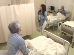 【熟女妻近親相姦】入院中に見舞いに来たムチムチ巨乳な叔母と近親相姦！肉厚パイパンマンコの奥に熱いザーメン大量中出し