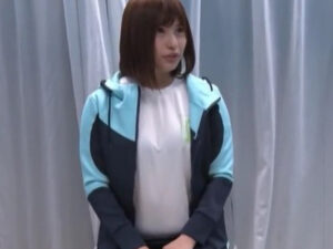 【美女中出しアクメ】MM号にやってきたロリ顔美女がスケベ愛撫にガチ発情！ぬるぬるパイパンマンコに孕ませザーメン中出し